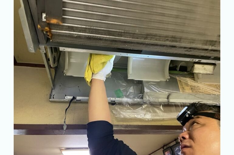 2023年3月　カミヤもつ焼き店エアコン分解洗浄⑧